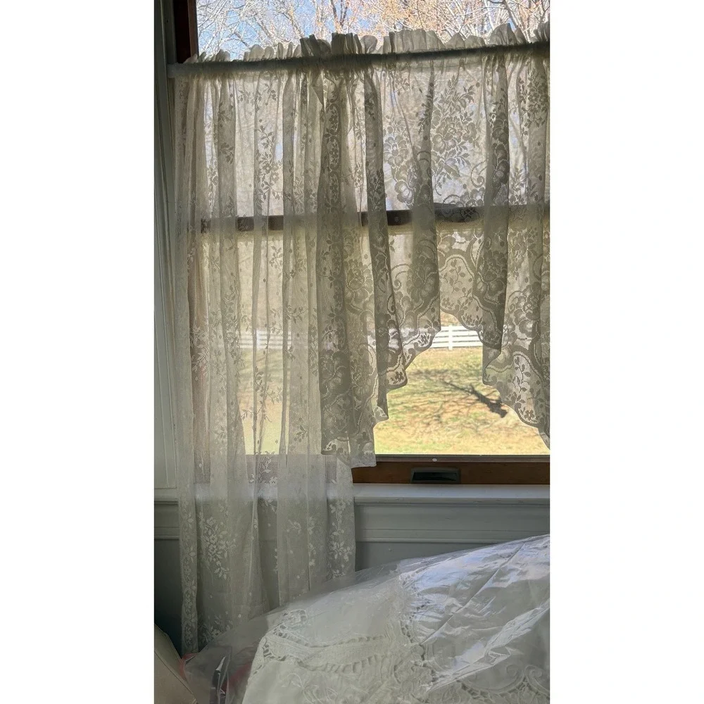 Ivory Lace Curtains And Valance Floral Leaf Pattern Scalloped Edge Vintage 86